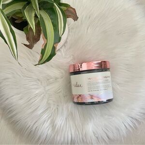 Manna Kadar Champagne Charcoal Scrub - BRAND NEW